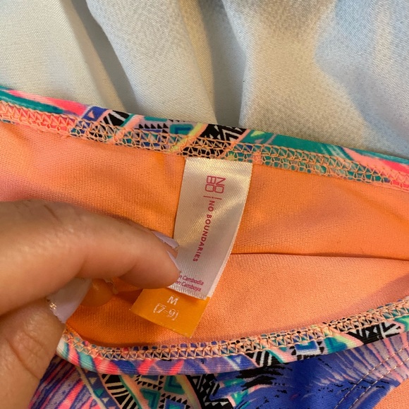 Bikini - Picture 3 of 6